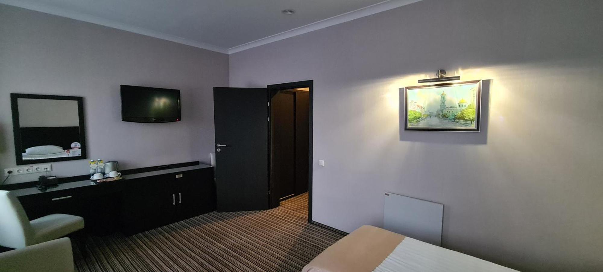 Optima Sumy Hotel Buitenkant foto