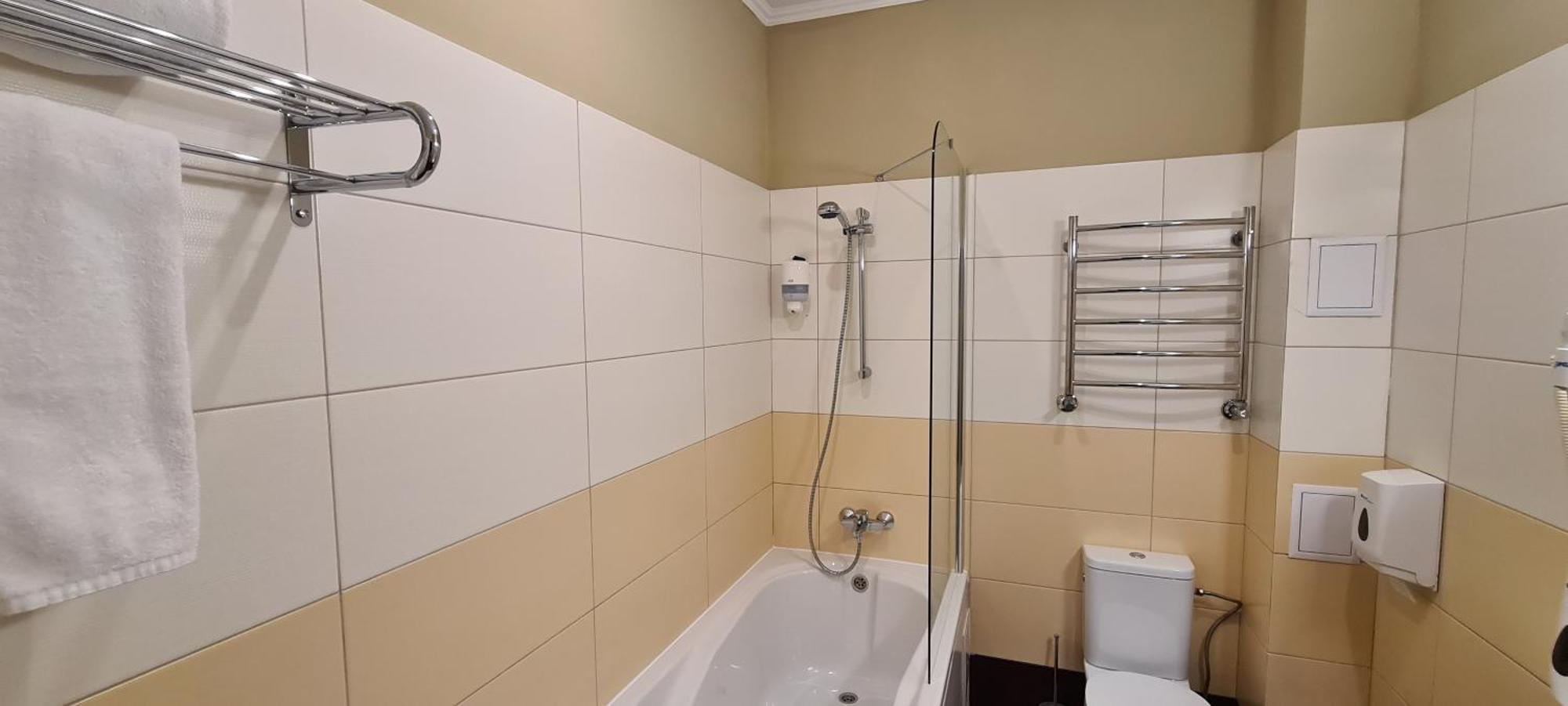 Optima Sumy Hotel Buitenkant foto