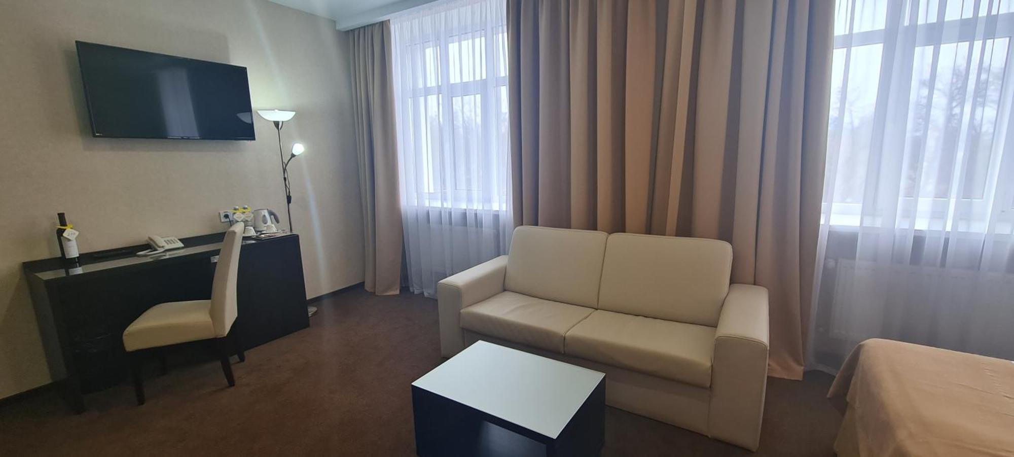 Optima Sumy Hotel Buitenkant foto