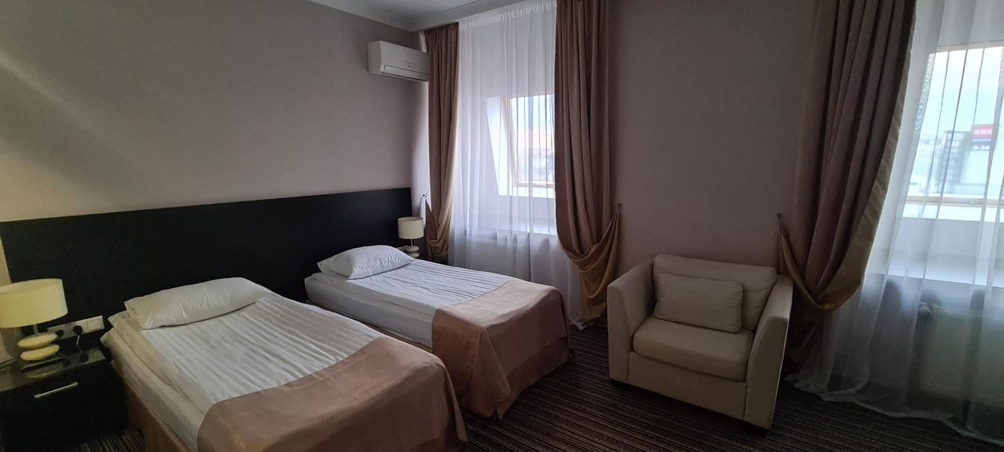 Optima Sumy Hotel Buitenkant foto