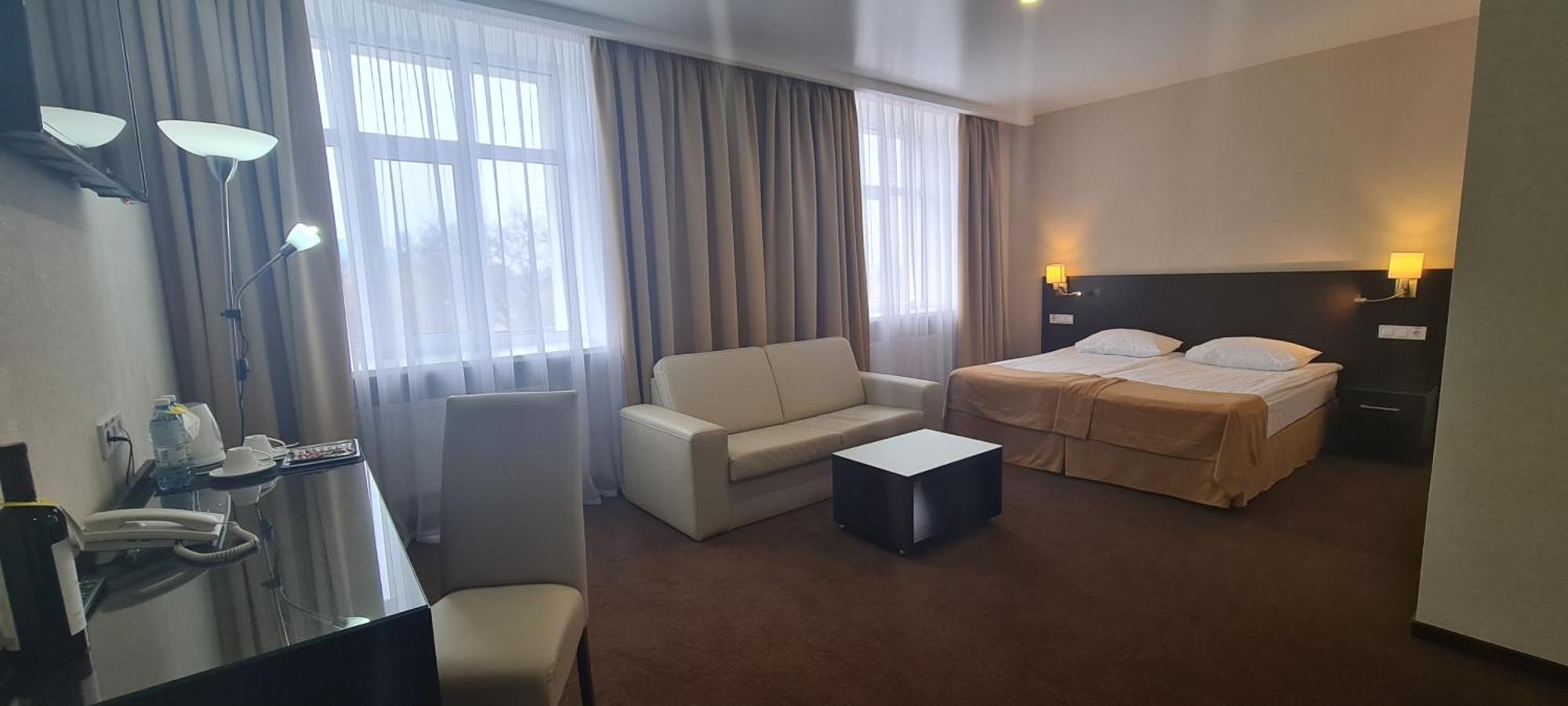Optima Sumy Hotel Buitenkant foto