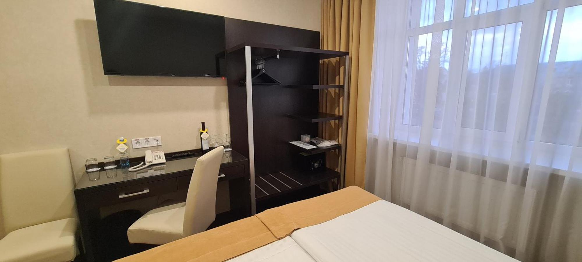 Optima Sumy Hotel Buitenkant foto