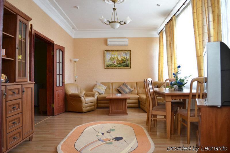 Optima Sumy Hotel Buitenkant foto