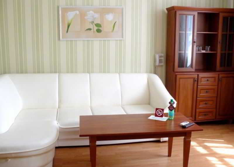 Optima Sumy Hotel Buitenkant foto