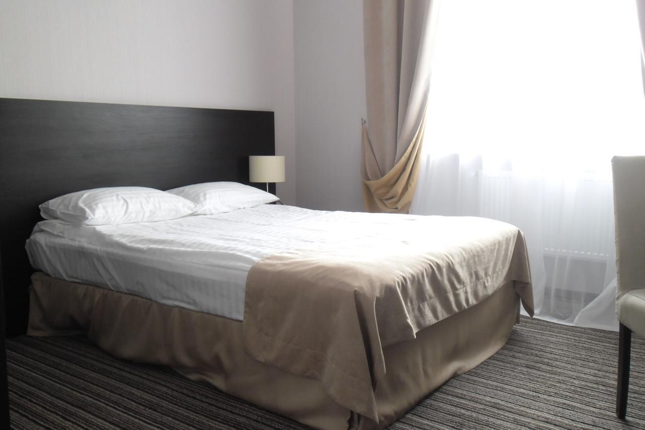 Optima Sumy Hotel Buitenkant foto