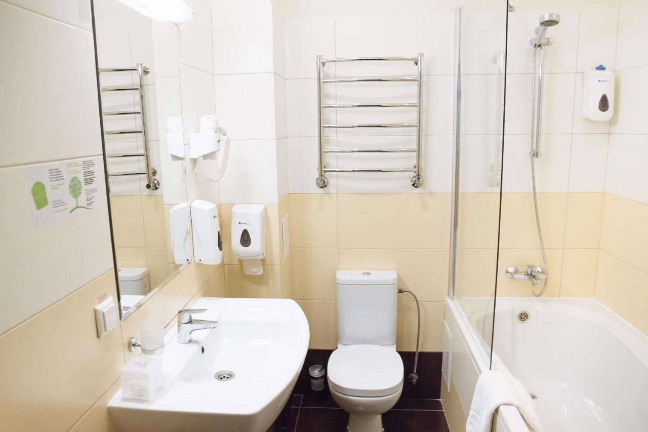 Optima Sumy Hotel Buitenkant foto